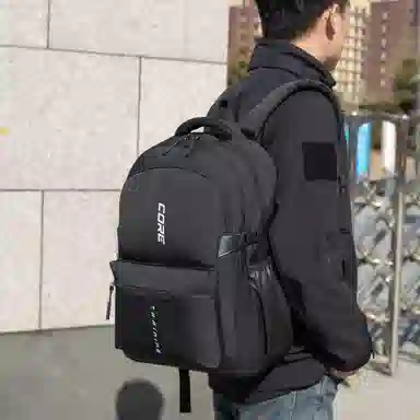 茵初 通勤出差大容量商务防泼水 耐磨面料 双肩包 常规 男女同款情侣款 多色