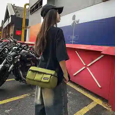 醇龙 休闲百搭出门 尼龙 斜挎单肩包 常规 男女同款情侣款 多色