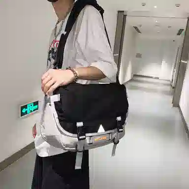 醇龙 工装斜挎包机能风骑行潮流 牛津布 单肩包 常规 男女同款情侣款 黑拼红/黑拼灰