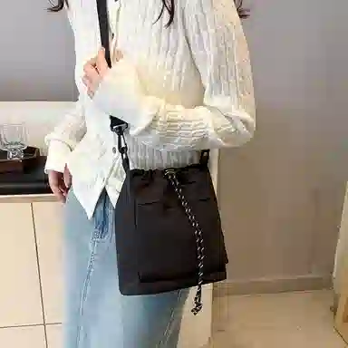 醇龙 百搭抽绳百搭学生简约水桶包潮流 尼龙 斜挎单肩包 男女同款情侣款 多色