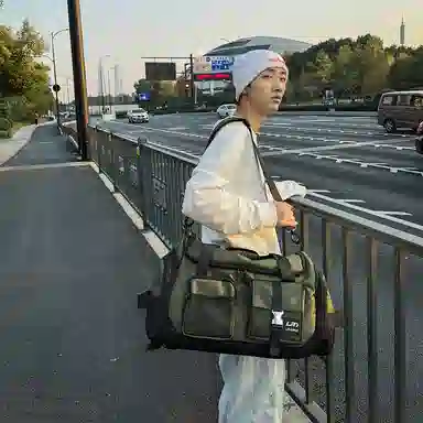 大容量干湿分离 尼龙 行李包健身包双肩包 常规 男女同款情侣款 黑色 /灰色/军绿色