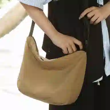 醇龙 休闲斜挎包百搭简约尼龙单肩包大容量日系复古背包 男女通用 多色