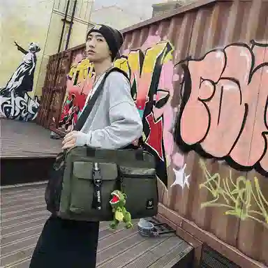 醇龙 大容量干湿分离短途多口袋 尼龙 单肩旅行包 常规 男女同款情侣款 黑/红/卡其/粉 /黄/绿