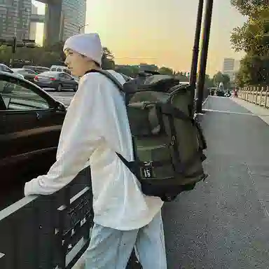 大容量干湿分离 尼龙 行李包健身包双肩包 常规 男女同款情侣款 黑色 /灰色/军绿色