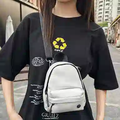 醇龙 时尚精致运动百搭轻便纯色洋气简约清新日常通勤 皮膜拼尼龙 斜挎包单肩包 男女同款情侣款 多色