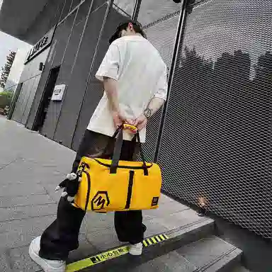 醇龙 多口袋 大容量 干湿分离 尼龙布 单肩斜挎旅行包 常规 男女同款情侣款 黑/卡其/粉/黄/红/青绿/蓝/军绿