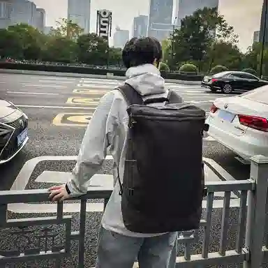 醇龙 时尚潮流百搭纯色高级简约 尼龙 双肩包 常规 男女同款情侣款 黑色