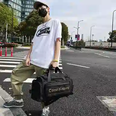 醇龙 多功能休闲工装风字母设计干湿分离 尼龙拼网 旅行包 常规 男女同款情侣款 黑色/灰色/绿色