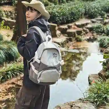 醇龙 港风运动休闲百搭书包轻便学生大容量登山超轻旅游背包 尼龙 双肩包 女款 多色