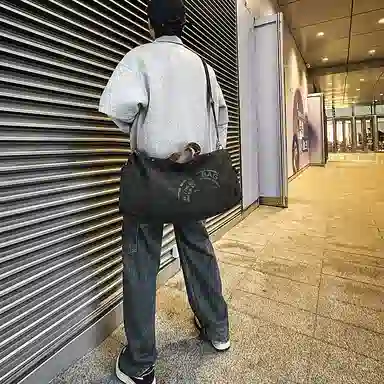 醇龙 单肩圆筒形休闲健身衣物斜挎包 帆布 手提旅行包 男女同款情侣款 多色