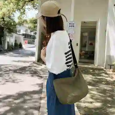 醇龙 休闲斜挎包百搭简约尼龙单肩包大容量日系复古背包 男女通用 多色