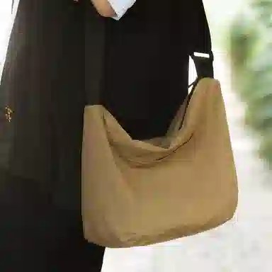 醇龙 休闲斜挎包百搭简约尼龙单肩包大容量日系复古背包 男女通用 多色