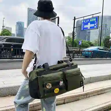 醇龙 大容量干湿分离时尚休闲 尼龙布 单肩包 男女同款情侣款 黑/青绿/黄/蓝/军绿/粉/卡其