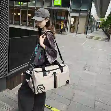 醇龙 多口袋 大容量 干湿分离 尼龙布 单肩斜挎旅行包 常规 男女同款情侣款 黑/卡其/粉/黄/红/青绿/蓝/军绿