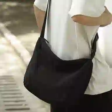 醇龙 休闲斜挎包百搭简约尼龙单肩包大容量日系复古背包 男女通用 多色