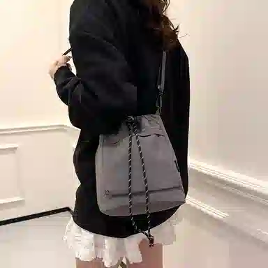 醇龙 百搭抽绳百搭学生简约水桶包潮流 尼龙 斜挎单肩包 男女同款情侣款 多色