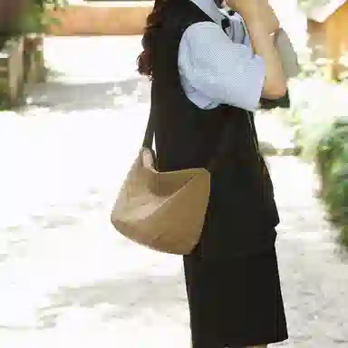 醇龙 休闲斜挎包百搭简约尼龙单肩包大容量日系复古背包 男女通用 多色