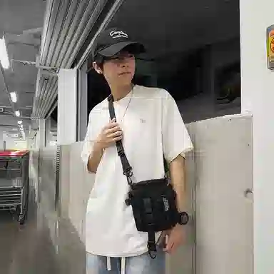 醇龙   尼龙男女通用黑色潮牌工装斜挎包机能风个性单肩包休闲日系背包