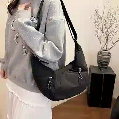 醇龙 简约休闲大容量百搭通勤轻便运动饺子学生百搭 尼龙 斜挎腋下单肩包 男女同款情侣款 多色