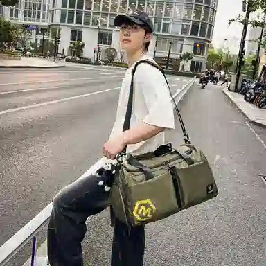 醇龙 多口袋 大容量 干湿分离 尼龙布 单肩斜挎旅行包 常规 男女同款情侣款 黑/卡其/粉/黄/红/青绿/蓝/军绿