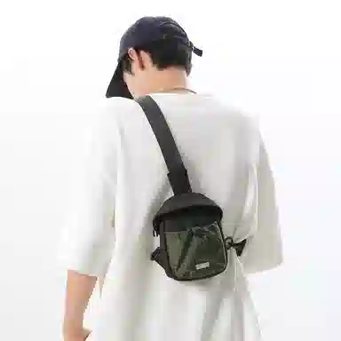 醇龙 休闲百搭个性轻便 尼龙 斜挎包 男女同款情侣款 多色