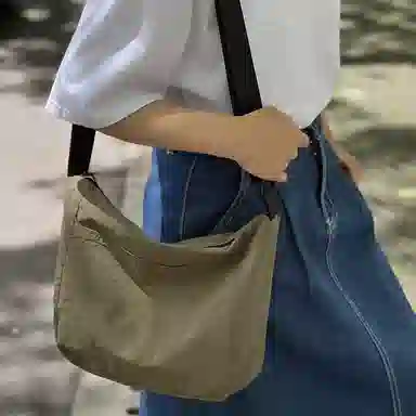 醇龙 休闲斜挎包百搭简约尼龙单肩包大容量日系复古背包 男女通用 多色