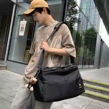 醇龙 大容量干湿分离时尚 尼龙 单肩包 男女同款情侣款 黑/红/黄/卡其/青绿/军绿/粉