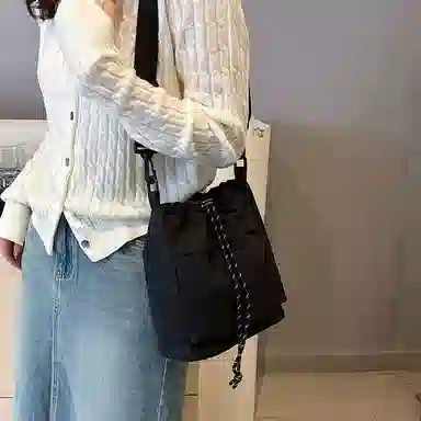 醇龙 百搭抽绳百搭学生简约水桶包潮流 尼龙 斜挎单肩包 男女同款情侣款 多色