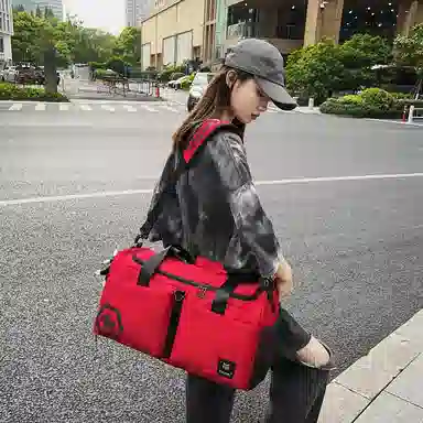 醇龙 多口袋 大容量 干湿分离 尼龙布 单肩斜挎旅行包 常规 男女同款情侣款 黑/卡其/粉/黄/红/青绿/蓝/军绿