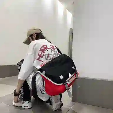 醇龙 工装斜挎包机能风骑行潮流 牛津布 单肩包 常规 男女同款情侣款 黑拼红/黑拼灰