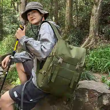 茵初 复古旅行运动通勤工装 牛津布 双肩包 常规 男女同款情侣款 多色