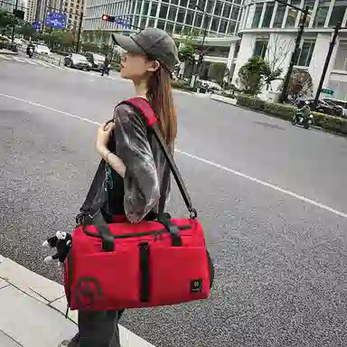 醇龙 多口袋 大容量 干湿分离 尼龙布 单肩斜挎旅行包 常规 男女同款情侣款 黑/卡其/粉/黄/红/青绿/蓝/军绿