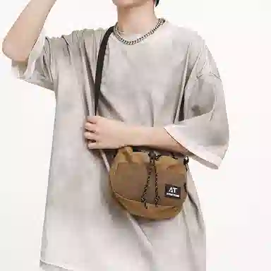 醇龙 斜挎包机能撞色抽绳束口袋水桶包时尚百搭露营山系便携背包包 尼龙 单肩包 男女同款情侣款 多色