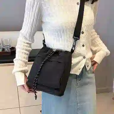 醇龙 百搭抽绳百搭学生简约水桶包潮流 尼龙 斜挎单肩包 男女同款情侣款 多色