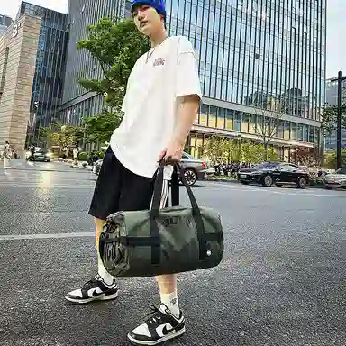 醇龙 健身包干湿分离游泳训练包大容量行李包轻便手提斜挎背包 尼龙 旅行包 男女同款情侣款 多色