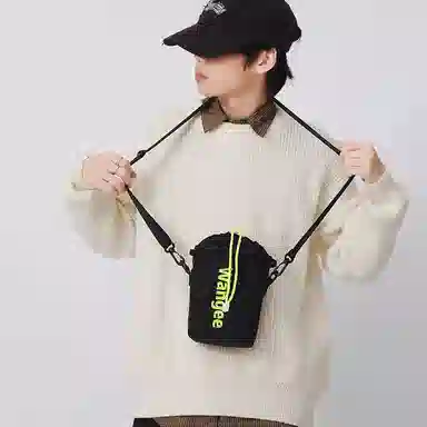 醇龙 小众时尚水杯高级感百搭 尼龙 水桶包单肩包 常规 男女同款情侣款 多色