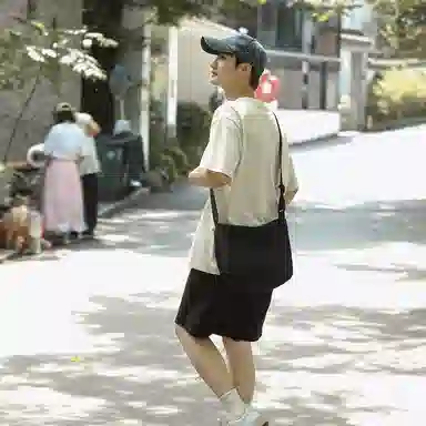 醇龙 休闲斜挎包百搭简约尼龙单肩包大容量日系复古背包 男女通用 多色
