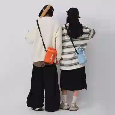 醇龙 小众时尚水杯高级感百搭 尼龙 水桶包单肩包 常规 男女同款情侣款 多色