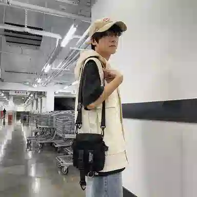 醇龙   尼龙男女通用黑色潮牌工装斜挎包机能风个性单肩包休闲日系背包
