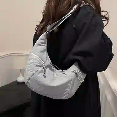 醇龙 简约休闲大容量百搭通勤轻便运动饺子学生百搭 尼龙 斜挎腋下单肩包 男女同款情侣款 多色