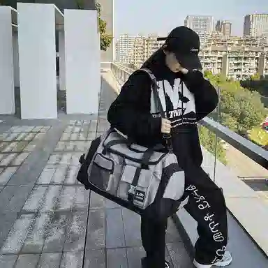 大容量干湿分离 尼龙 行李包健身包双肩包 常规 男女同款情侣款 黑色 /灰色/军绿色