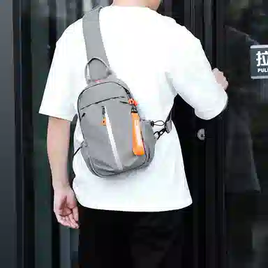 醇龙 时尚多功能 尼龙 胸包 男款 黑色/灰色