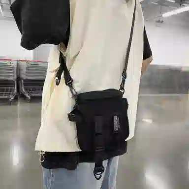 醇龙   尼龙男女通用黑色潮牌工装斜挎包机能风个性单肩包休闲日系背包