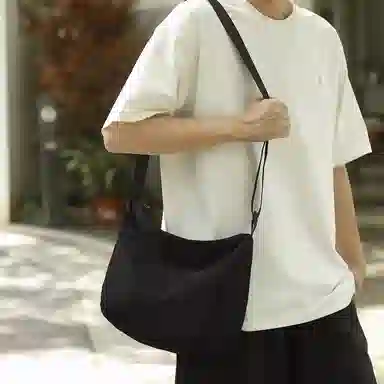 醇龙 休闲斜挎包百搭简约尼龙单肩包大容量日系复古背包 男女通用 多色