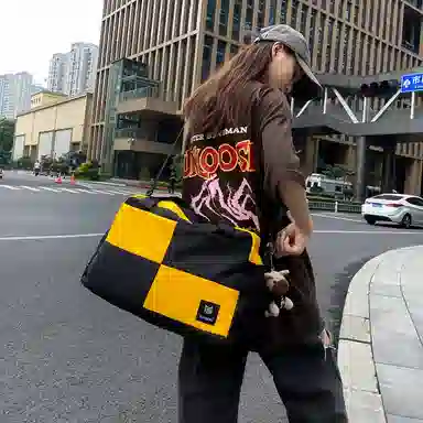 醇龙 大容量干湿分离时尚 尼龙 单肩包 男女同款情侣款 黑/红/黄/卡其/青绿/军绿/粉