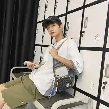 醇龙  斜挎包时尚胸包男女通用尼龙单肩包休闲外出旅游小背包运动包 多色