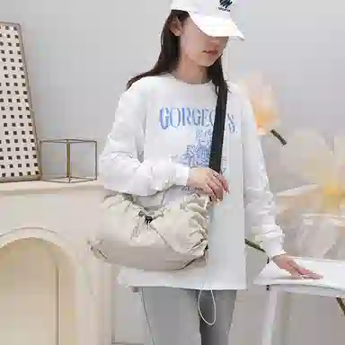 醇龙 时尚百搭外出通勤休闲高颜值斜挎包 尼龙 单肩包 女款 多色