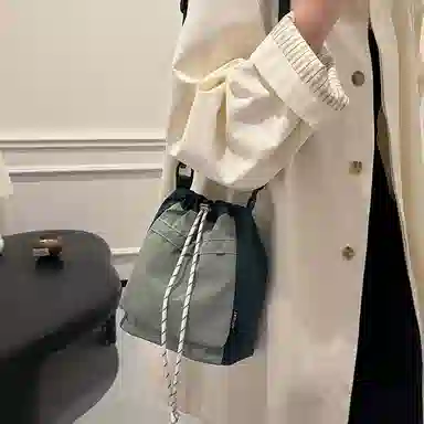 醇龙 百搭抽绳百搭学生简约水桶包潮流 尼龙 斜挎单肩包 男女同款情侣款 多色