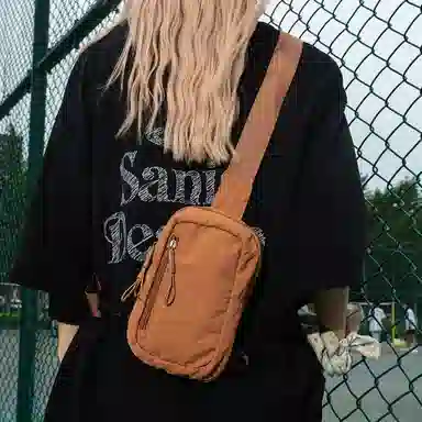 茵初 时尚轻便简约纯色 尼龙 胸包 男女同款情侣款 多色