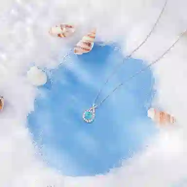 925